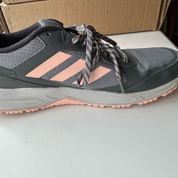 Adidas Women's Gray and Pink Sneakers size 11 - Picture 3 of 6